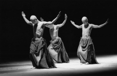 <b>以及正在一个缺乏倾听取的世</b>